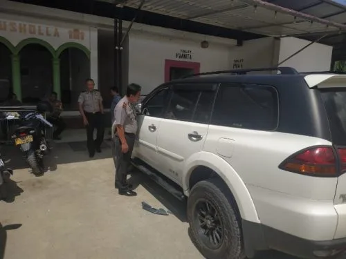 Pecah Kaca Mobil