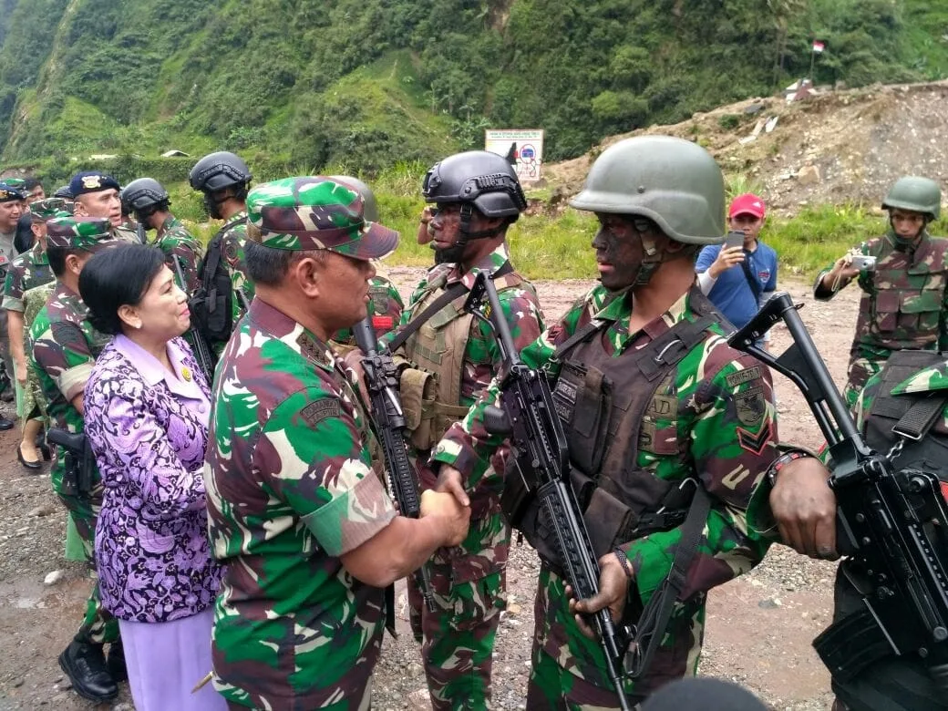 TNI Timika siaga teror KKB