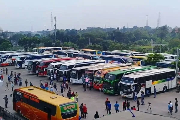 Cegah Mudik, Pemerintah Akan Naikkan Harga Tiket Angkutan Umum dan Batasi Penumpang Bus
