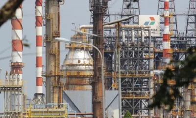 Harga Patokan Minyak Indonesia Turun 39,5%