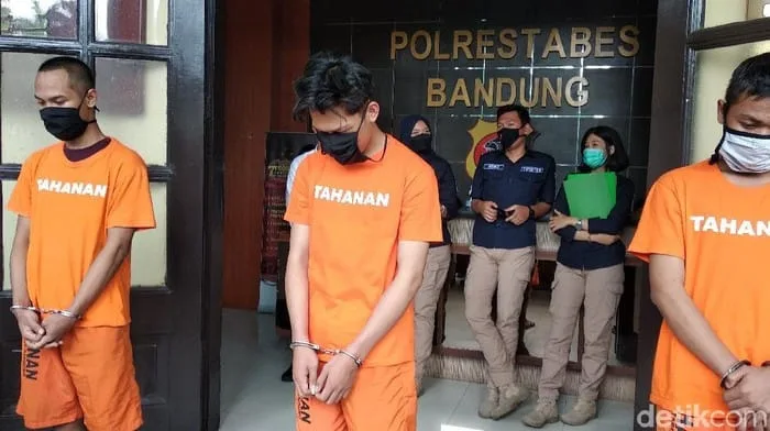 Ferdian Paleka Youtuber Sampah