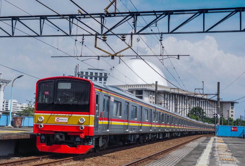 New Normal Diberlakukan, Balita Dilarang Naik KRL