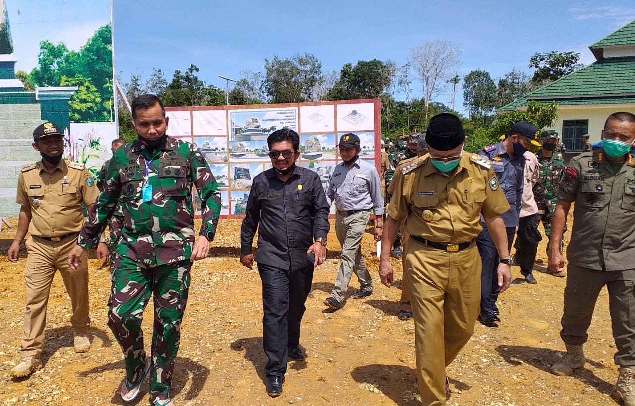 Ketua DPRD Sarolangun, Jambi, Tontawi Jauhari menghadiri kunjungan kerja Pangdam II/Sriwijaya Mayjen TNI Irwan, S.IP, M. Hum ke kawasan terpadu Suku Anak Dalam