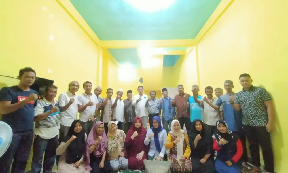 Bakal calon Bupati Batanghari Muhammad Fadhil Arief, menggelar silaturrahmi bersama masyarakat Minang Kelurahan Kampung Baru, Muara Tembesi.