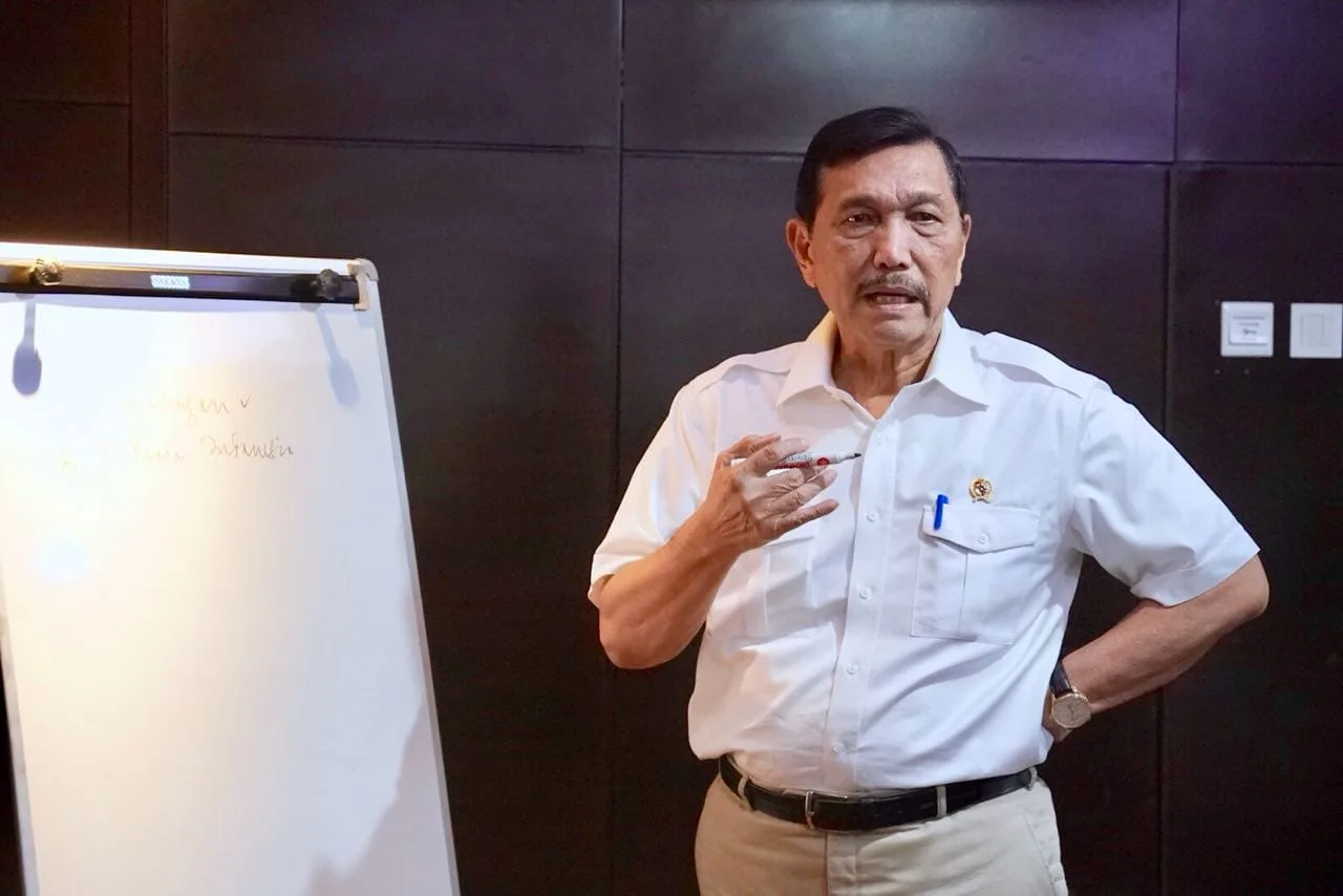 Luhut: RI Bisa Hasilkan Mobil Listrik dan 80% Bahan Baku dari Dalam Negeri