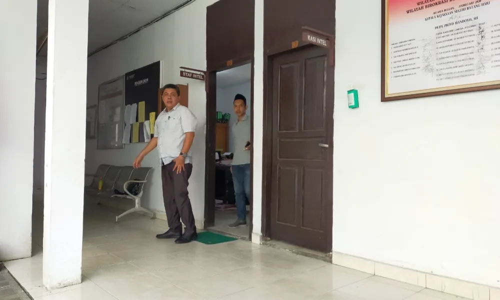 Pemeriksaan Kadis PMD Batanghari Berakhir Jelang Azan Salat Isya