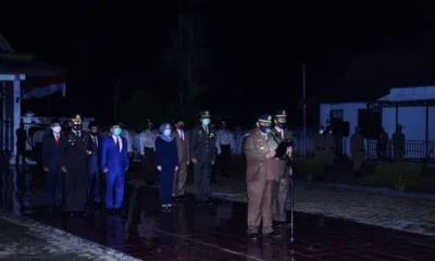 Sumpah dan janji Kepala Kejaksaan Negeri (Kajari) Batanghari, Jambi, Dedy Priyo Handoyo pukul 24.00 WIB di Taman Makam Pahlawan