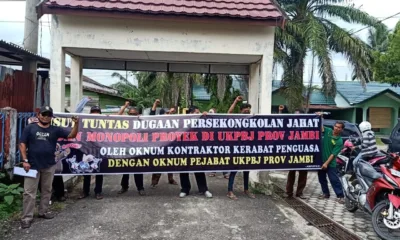Kantor UKPBJ Provinsi Jambi Didemo AMPUTASI, Tuding Oknum Pejabatnya Bersekongkol