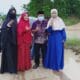 Momen Haris Bantu Dorong Mobil Warga Terpuruk di Kubangan