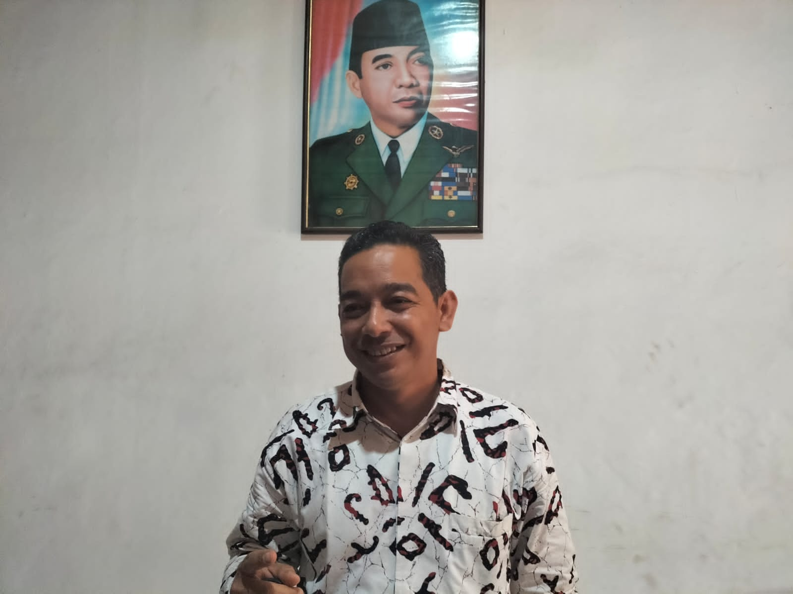 Anggota DPRD Kabupaten Muarojambi, Usman Halik saat ditemui di Kantor DPC PDIP Muarojambi. (DETAIL/Frangki)