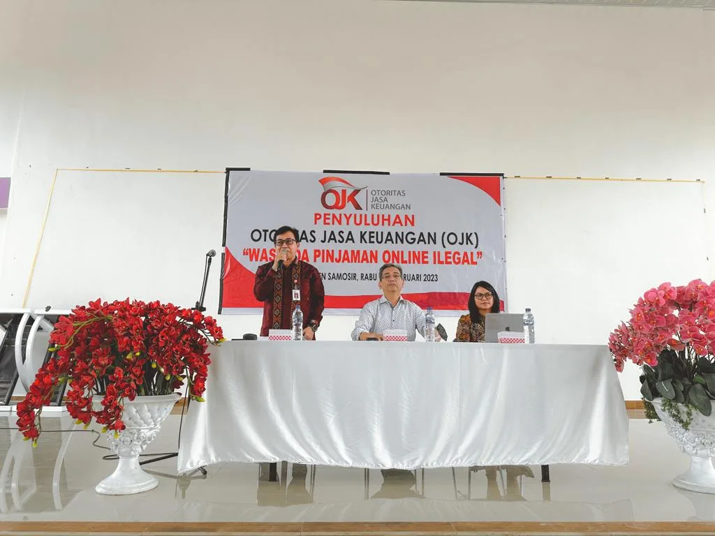 Sosialisasi tentang pinjol di Taput dan Samosir.