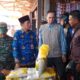 Usai gelar operasi pasar, Sekda Merangin Fajarman dan kepala Cabang Bulog Sarko Darul Lim Octo langsung sidak ke pasar Bangko (DETAIL/Daryanto)