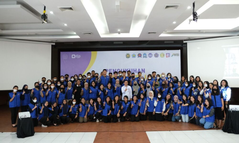 Proses pengukuhan Relawan Pajak 2023 di DJP Sumut I