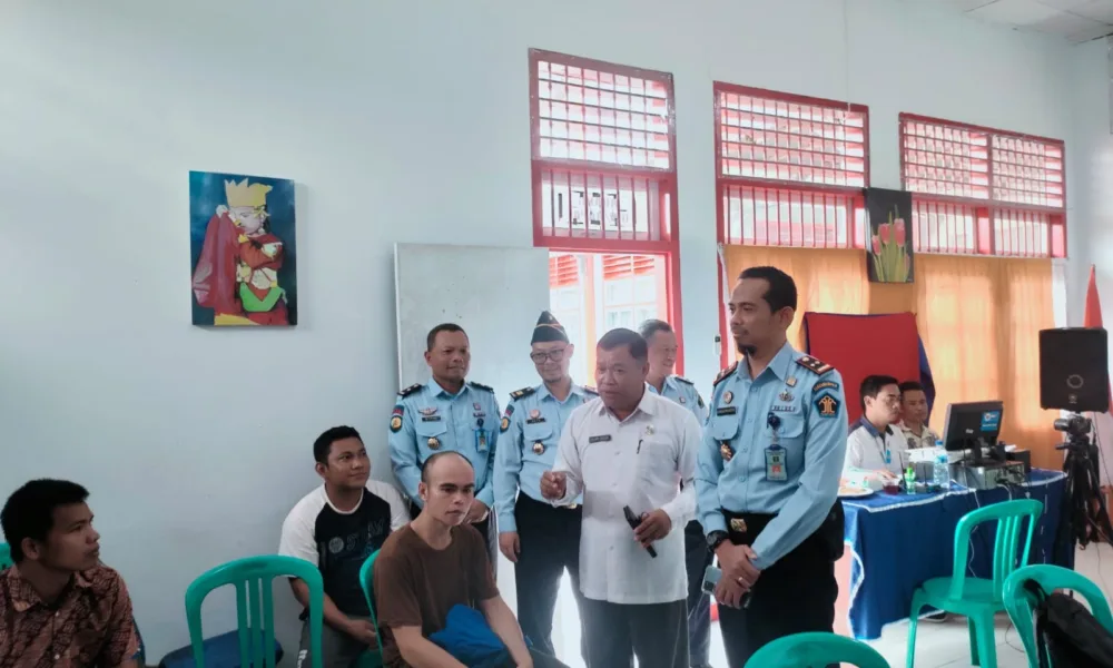 Warga binaan saat perekaman data di lapas kelas IIB Bangko.(detail/ist)