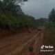 Jalan rusak yang viral di akun Tiktok warga. (DETAIL/ist)