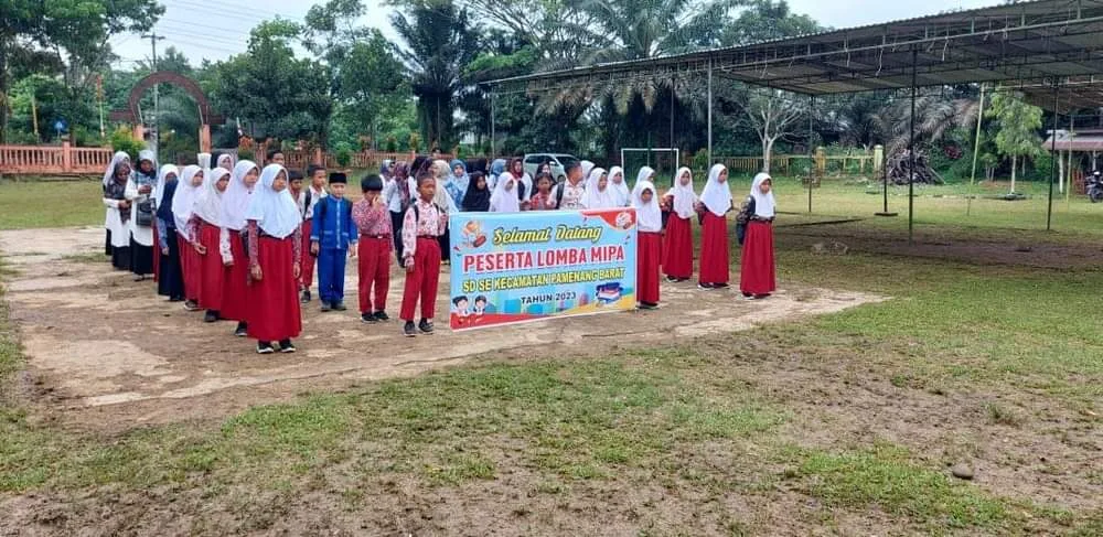 Tangkapan foto peserta lomba MIPA di Pamenang barat.(detail/ist)