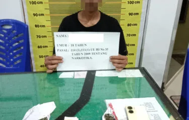 Pelaku usai di amankan unit satnarkoba polres Merangin. (DETAIL/Ist)