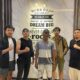 Pelaku KDRT berkaos belang, usai di amankan opsnal polres Merangin. (DETAIL/Ist)