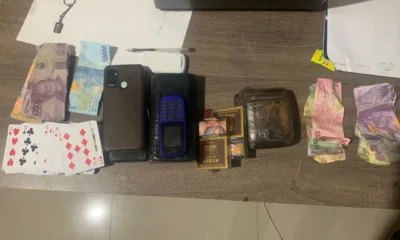 Barang bukti judi kartu, yang ikut di amankan polisi. (DETAIL/Ist)