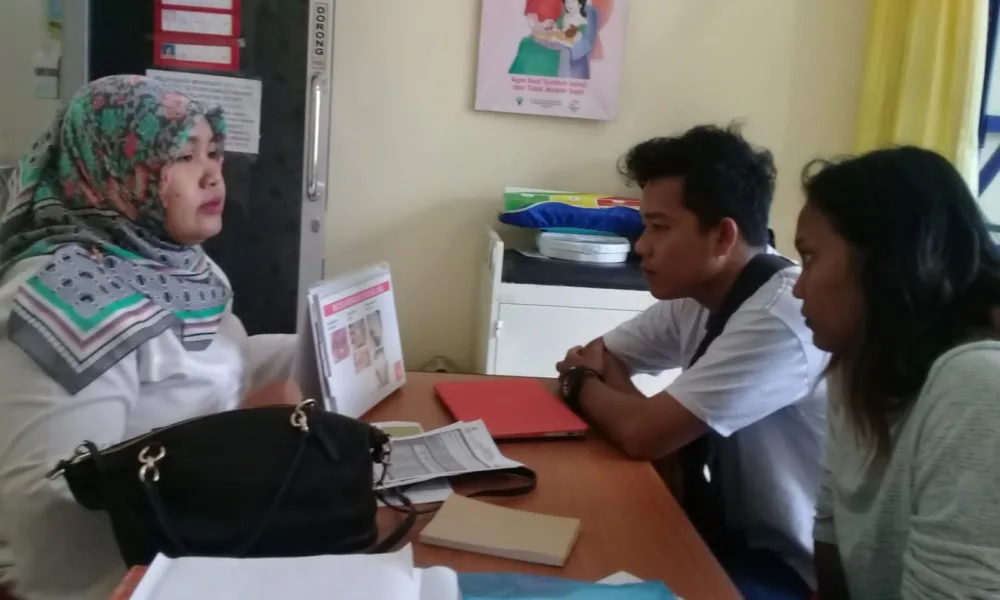 Proses pelayanan Genit Manis di Puskesmas Padang Bulan, Medan. (DETAIL: Ist)