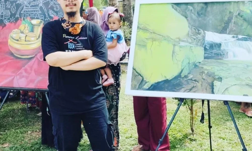 Bayu Kumara, perupa Merangin yang terpilih jadi Ketua Harian DKM Merangin. (DETAIL/ist)