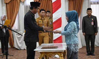 Fauziah saat dilantik menjadi Kadis Ketahanan Pangan. (DETAIL/ist)