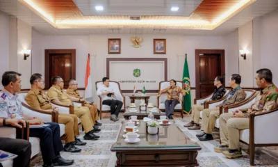 Wali Kota Medan, Bobby Nasution saat menerima audiensi pihak PT PLN UIW Sumut di Balai Kota, Selasa 4 Juli 2023. (DETAIL/Ist)