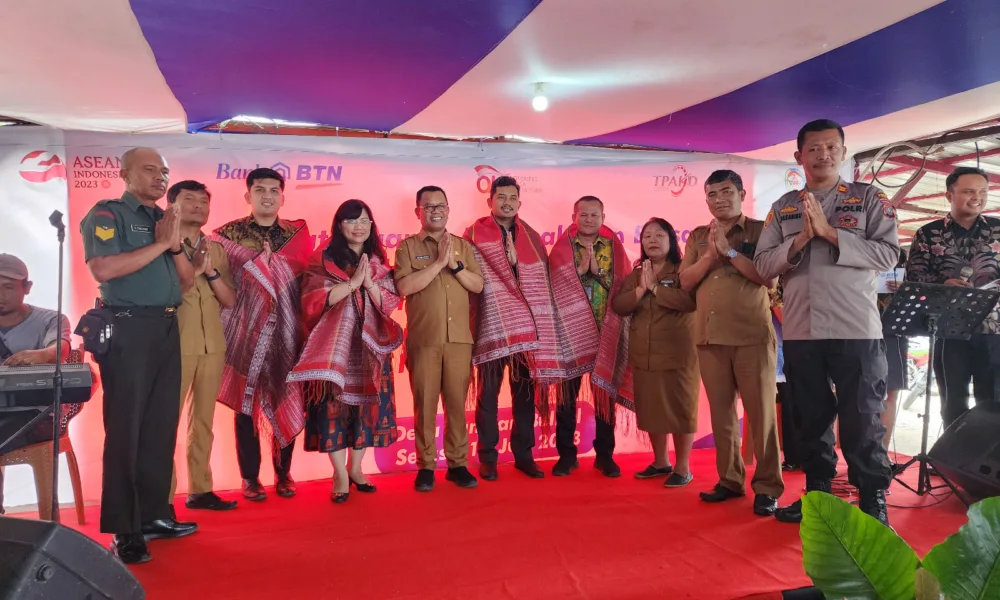 Proses MoU dan Inkubasi Desa Wisata Lumban Bulbul oleh OJK KR 5 Sumbagut, BTN, dan Pemkab Toba, kemarin.