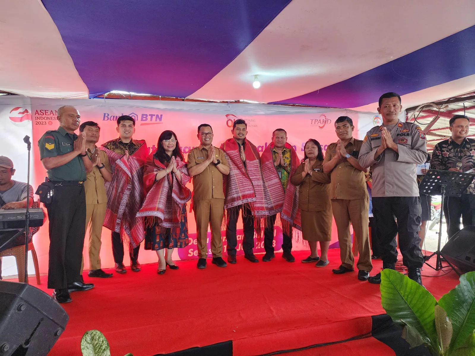 Proses MoU dan Inkubasi Desa Wisata Lumban Bulbul oleh OJK KR 5 Sumbagut, BTN, dan Pemkab Toba, kemarin.