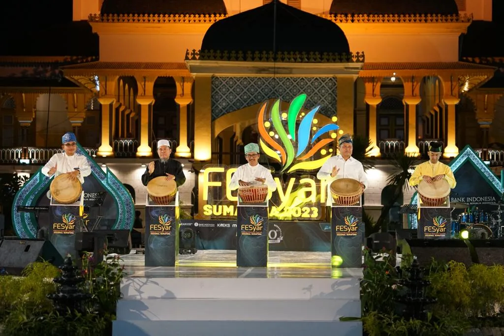 Pembukaan FESyar Sumatera 2023 yang digelar Bank Indonesia di Medan.