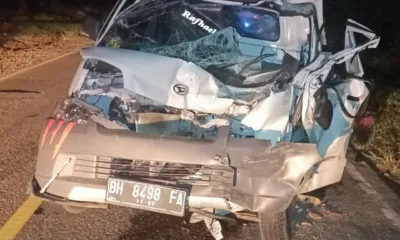 Mobil grandmax usai terlibat kecelakaan.(DETAIL/ist)