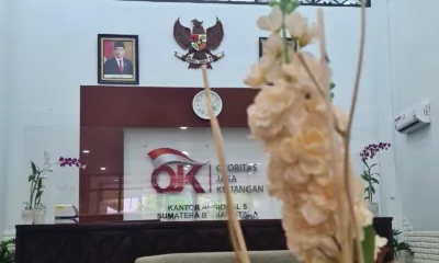 Ilustrasi di kantor Otoritas Jasa Keuangan (OJK) Kantor Regional (KR) 5 Sumbagut