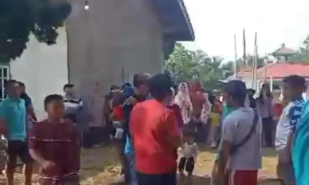 Situasi di lokasi lomba tarik tambang. (DETAIL/ist)