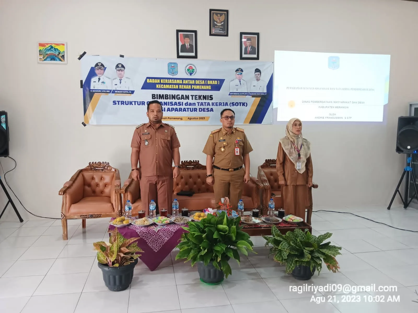 Pembekalan Bimtek aparatur pemerintahan desa di SMAN 5 Merangin. (DETAIL/Daryanto)