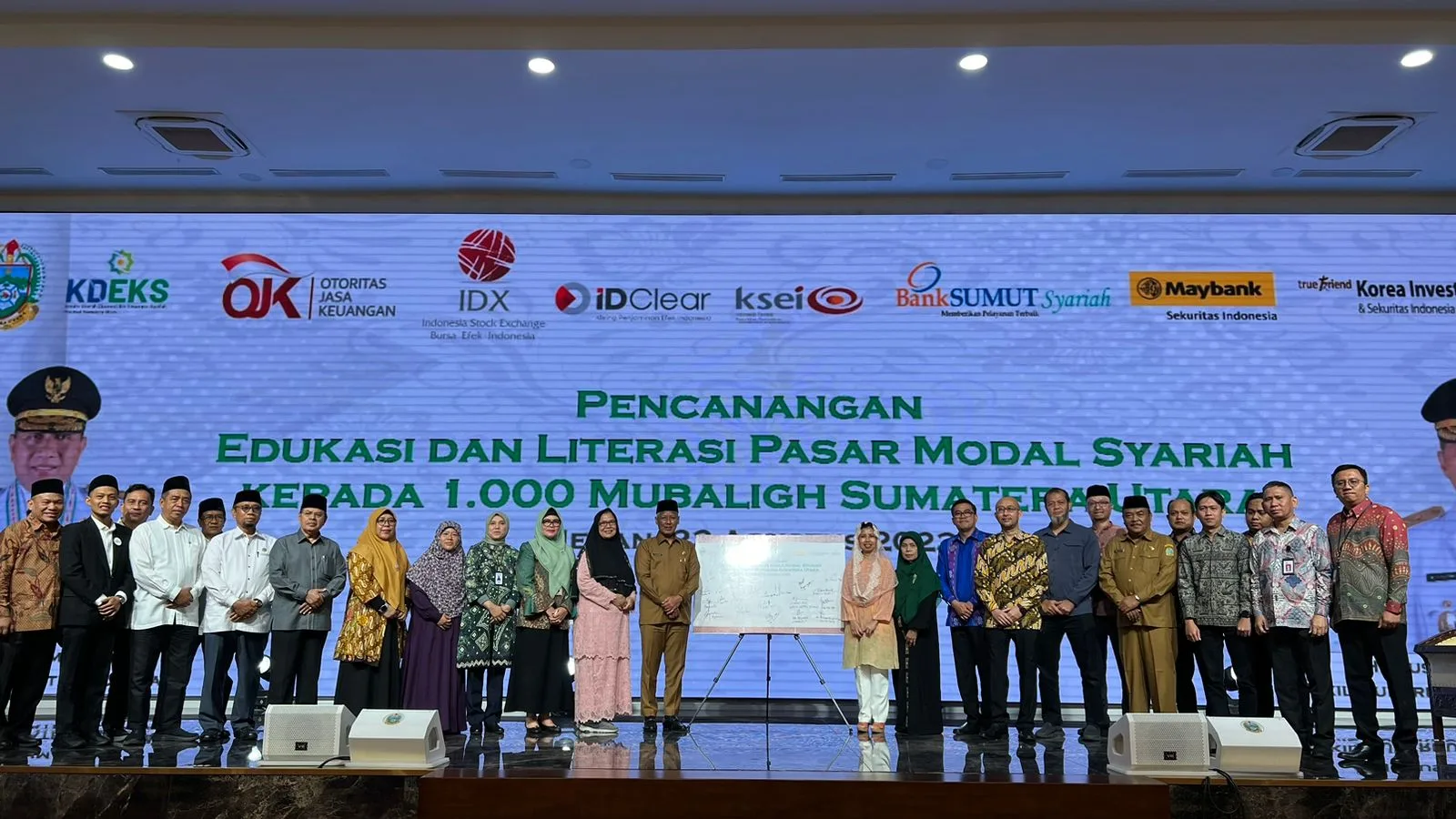 Penandatangan pencanangan edukasi dan literasi pasar modal kepada 1.000 mubaligh di Sumut, Selasa 22 Agustus 2023.