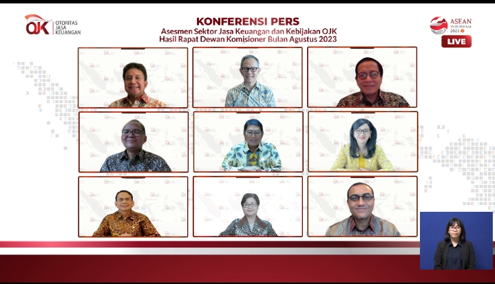 Proses Rapat Dewan Komisioner OJK beberapa waktu yang lalu.
