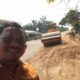 Alat berat Dinas PUPR Merangin, saat mengerjakan perbaikan jalan di Desa Bukit Bungkul, Kecamatan Renah Pamenang. (DETAIL/Daryanto)