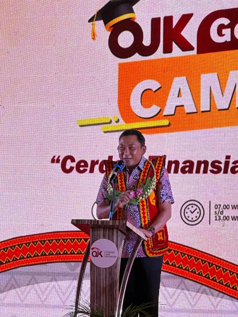 Kepala OJK KR 5 Sumbagut Bambang Mukti Riyadi saat berada di Universitas Nias, Kota Gunungsitoli.