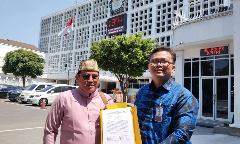 Sekretaris Timsel KPU Kab/Kota, Saidina Usman Elquraisy (kiri) dan Anggota Timsel, Melvin Hutabarat (kanan). (DETAIL/ist)