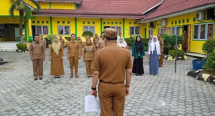 Pj Bupati Merangin, Mukti Said dapat sidak dan mendapati hanya 20 persen staf dan pejabat diknas yang masuk. (DETAIL/ist)