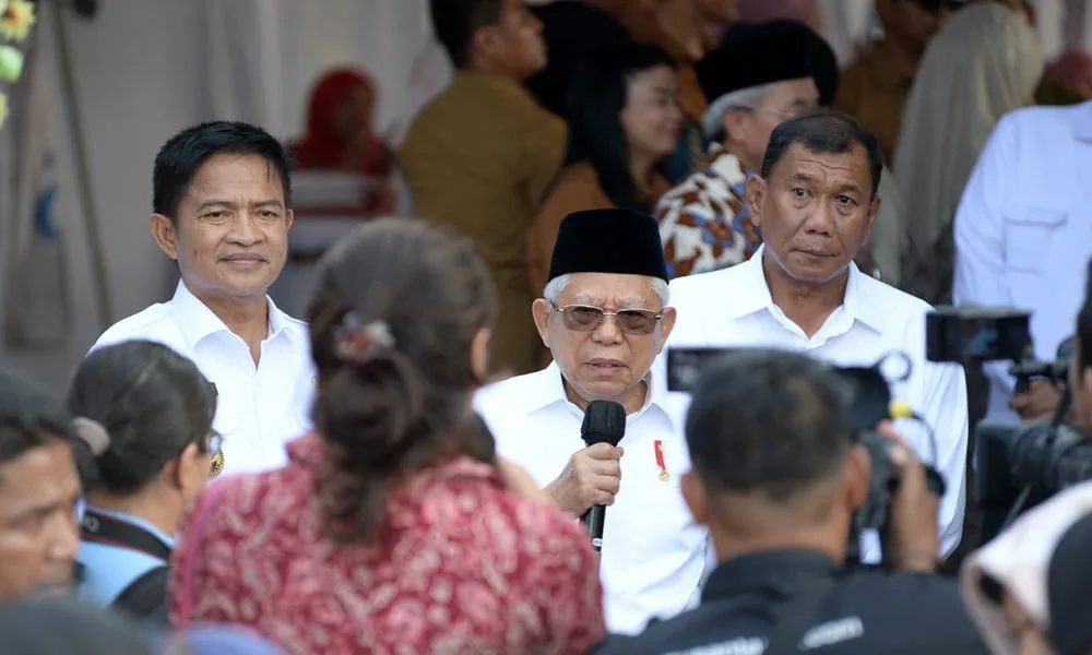 Wapres KH Mahruf Amin saat melakukan peninjauan ke Posyandu Melur di Kabupaten Deli Serdang, Provinsi Sumatera Utara (Sumut), Rabu 18 Oktober 2023.