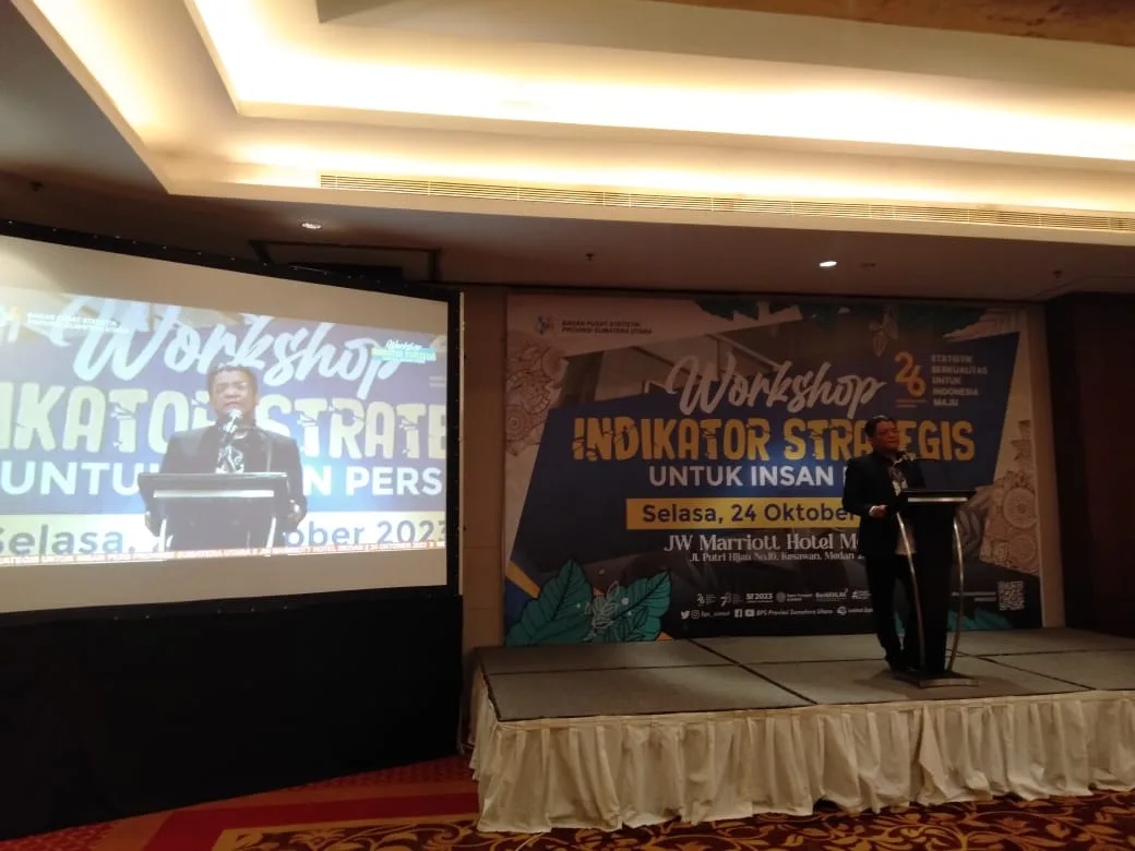 Kepala BPS Sumut, Nurul Hasanuddin saat menyampaikan kata sambutan dalam acara workshop "Indikator Strategis untuk Insan Pers" pada Selasa, 24 Oktober 2023.
