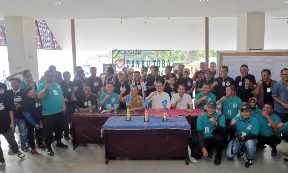 Teks Foto: Turnamen Catur di Kabupaten Toba yang didukung oleh Regal Springs Indonesia