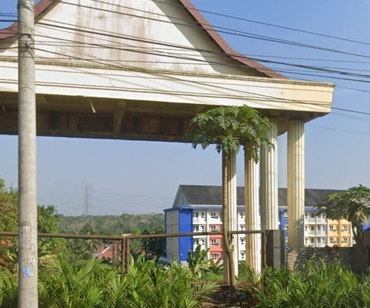 Gapura depan Rusunawa PUPR. (DETAIL/ist)