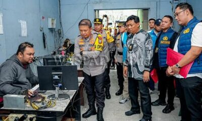Tambang bitcoin yang digrebek aparat kepolisian.