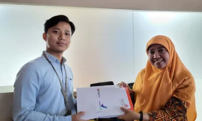 Penyerahan produk BigBox dari PT Telkom ke BPOM.