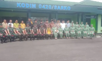 Pangdam II Sriwijaya, Mayjen TNI Yanuar AdiL saat di Makodim 0420/Sarko. (DETAIL/Daryanto)
