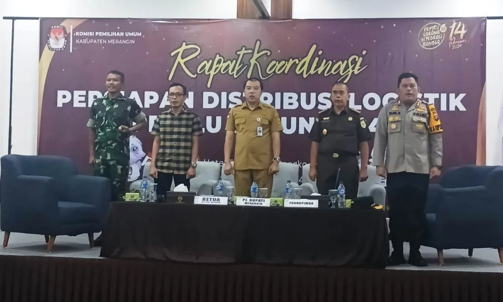KPU dan unsur Forkompinda saat rapat distribusi logistik Pemilu 2024.(DETAIL/ist)