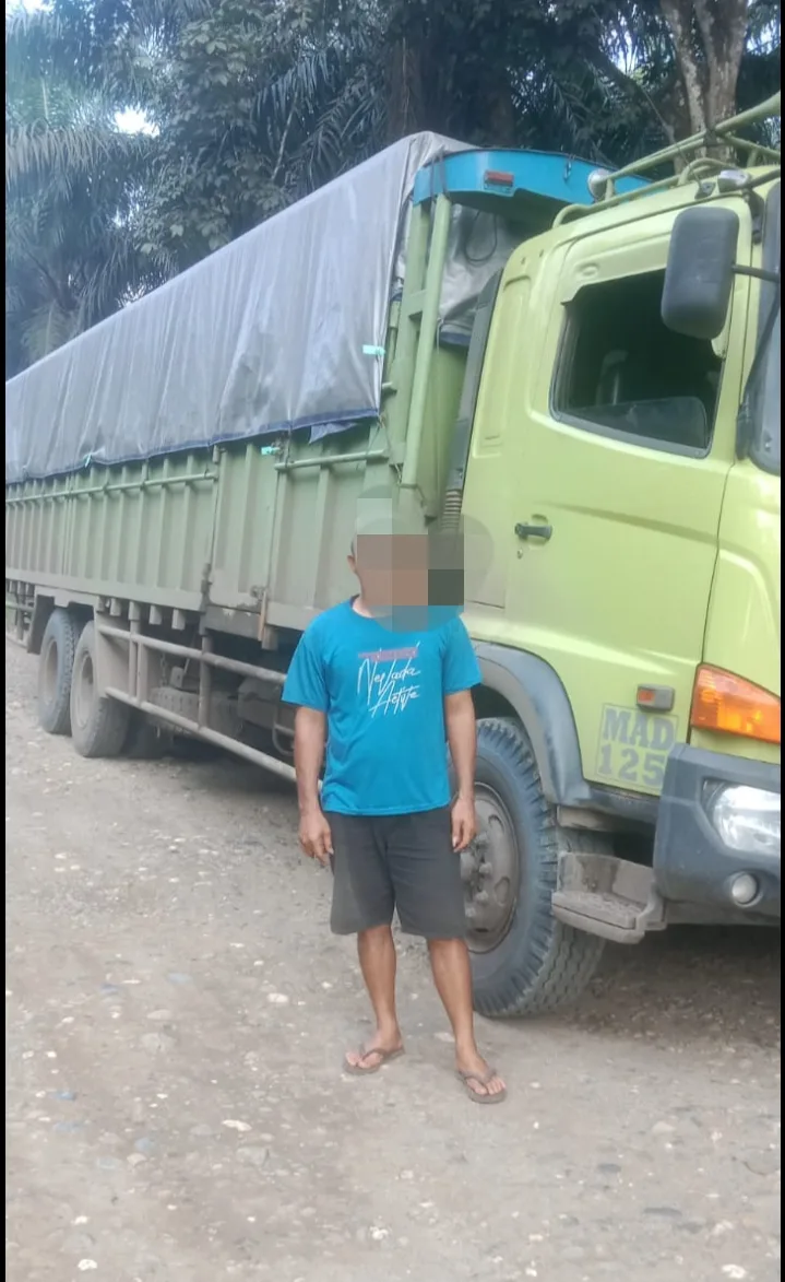 Salah satu kendaraan pengangkut kernel dari PT SAL dan PT Shogun. (DETAIL/ist)