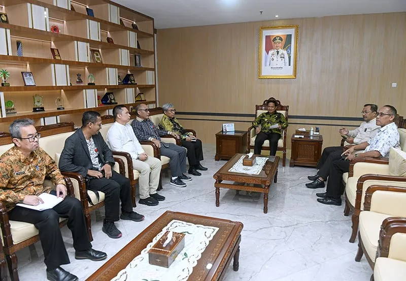 Para komisioner KI Sumut saat beraudiensi ke Pj Gubernur Sumut, Hasanudin.
